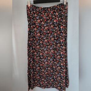 🫰🏼 Vintage Cottagecore Black Floral MoP Button Midi Skirt